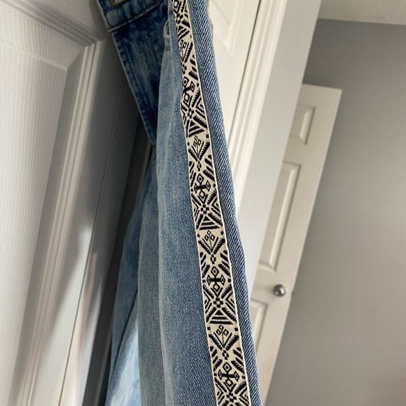 Lucky Brand Relaxed Taper Limited Edition Design - Picture 5 of 5